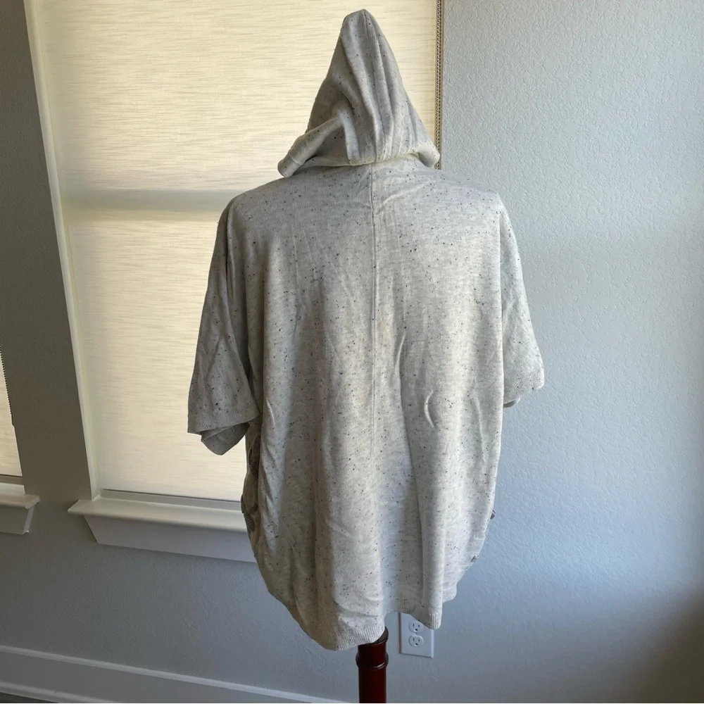 CAbi Short Sleeve Pull-Over Speckled Hoodie Sweater Style 3473 Size Small - Picture 4 of 11